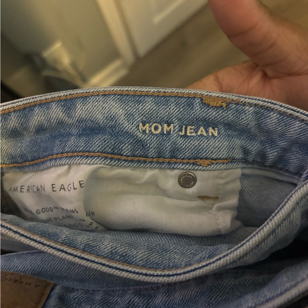 American Eagle Outfitters Light Blue Distressed Boyfriend Jeans - Picture 5 of 5